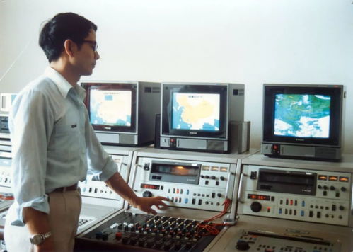 《联播天气预报》 四十载荧屏记忆，一部流动的气象史诗